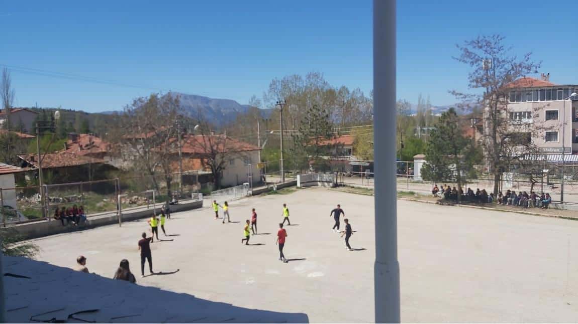 23 Nisan kapsamında Okul Futbol Turnuvası düzenlendi.
